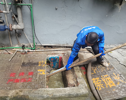 尖峰镇清掏化粪池